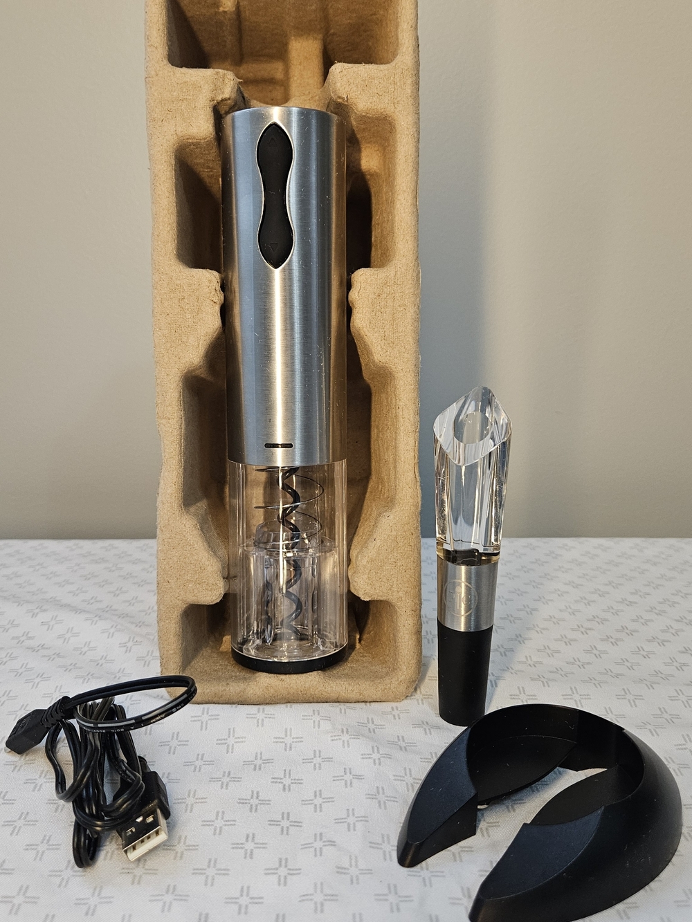Pampered Chef Rechargeable Electric Wine Corkscrew Set w/ Pourer, Foil Cutter